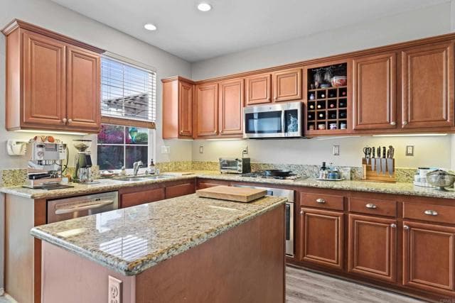 Building Photo - 958 Avalon Way