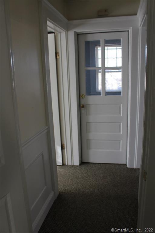 APT ENTRY HALLWAY - 575 Reef Rd