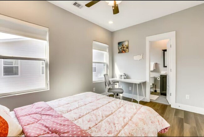 Building Photo - 3108 Baer St