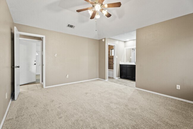 Building Photo - 3877 Pecan Cir