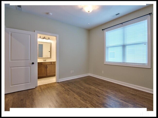 Building Photo - 442 N Serenity Hill Cir