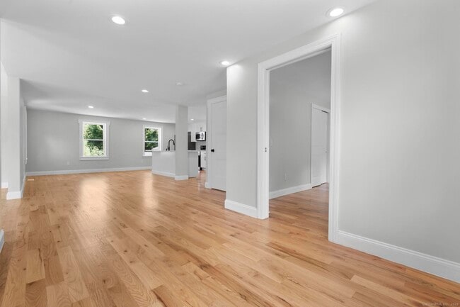 Building Photo - 48A E Pembroke Rd