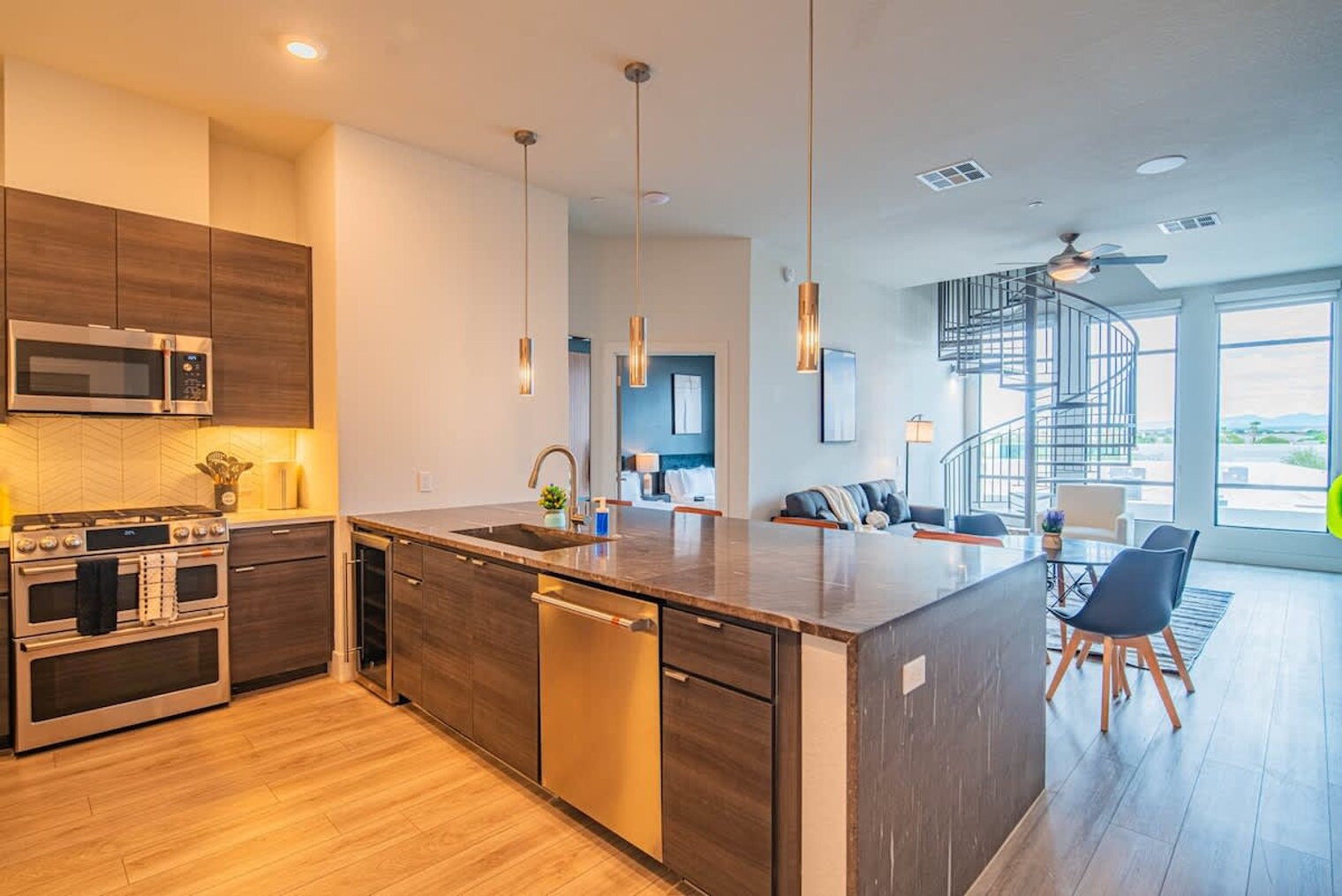 Building Photo - 15501 N Dial Blvd