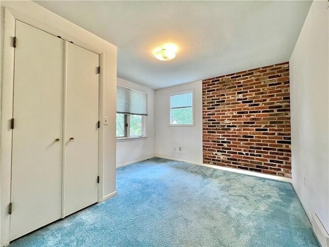 Building Photo - 112 Pheasant Dr