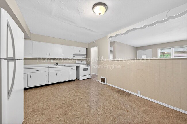 Building Photo - 10409 Renfrew Dr