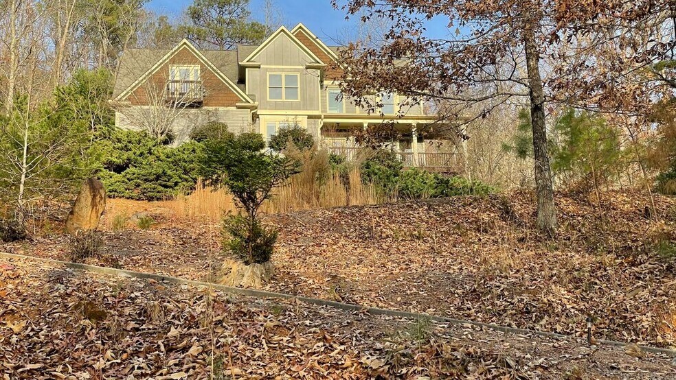 Building Photo - 369 Hillside Dr