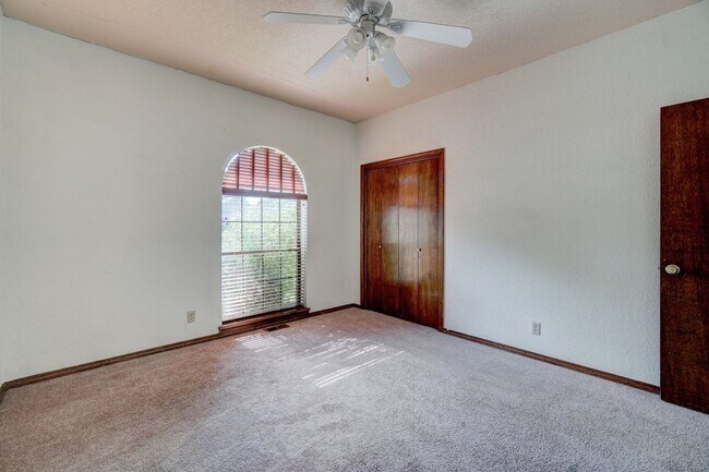 Building Photo - Comfortable Living in Edmond – 3BR with Prime Convenience