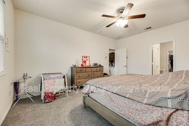 Building Photo - 7205 Bledington Ln