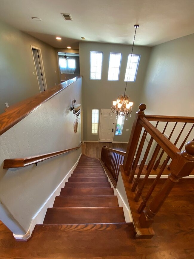 Building Photo - Big beautiful Home for rent in Visalia, Ca