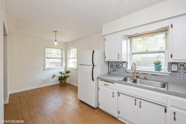 Building Photo - 541 Barnsdale Rd
