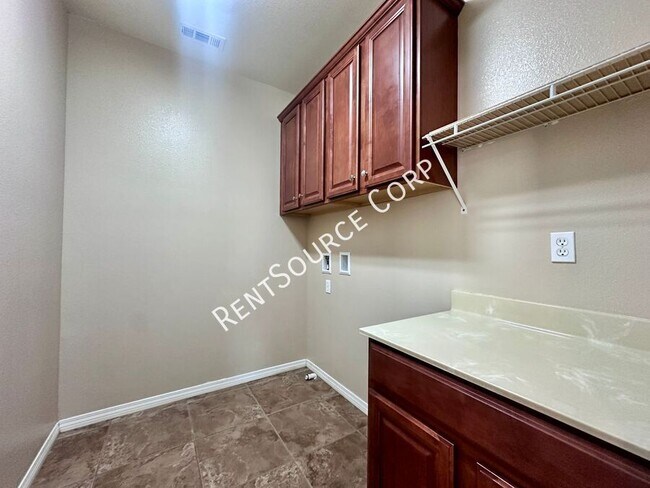 Building Photo - 28390 Esplanada Dr