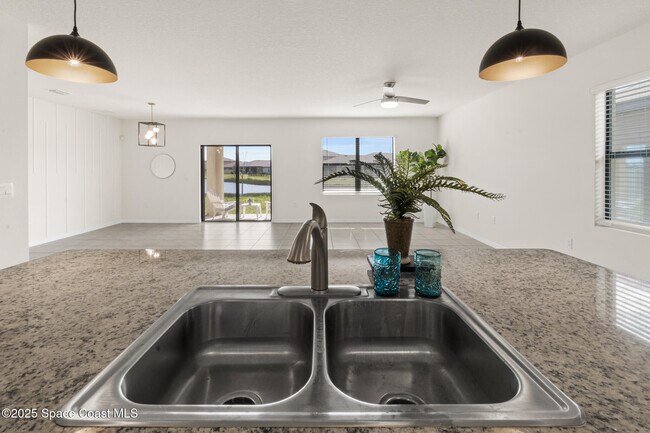 Building Photo - 1854 Capital Dr