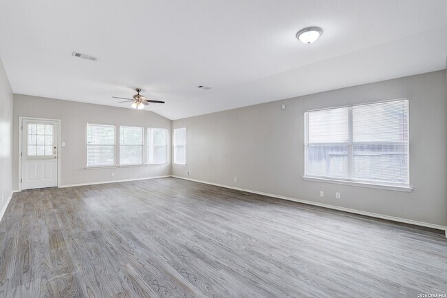 Building Photo - 1021 Lynx Bend