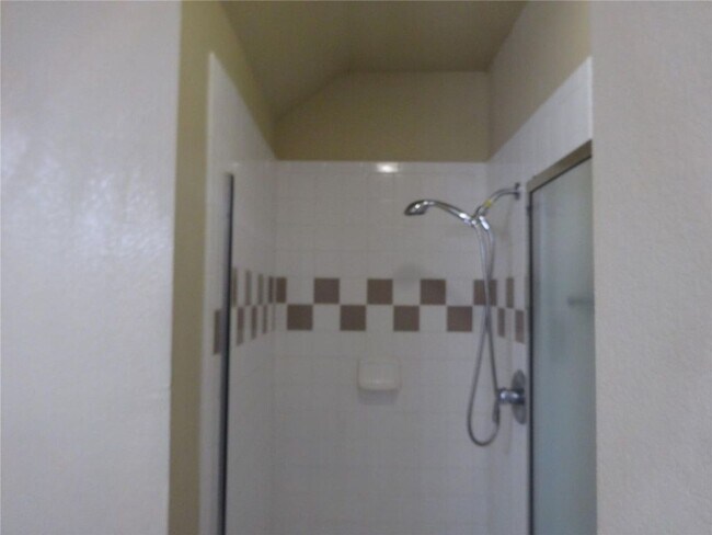 Building Photo - 107 Yegua Cir
