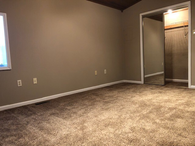 Building Photo - 2519 Forest Home Rd