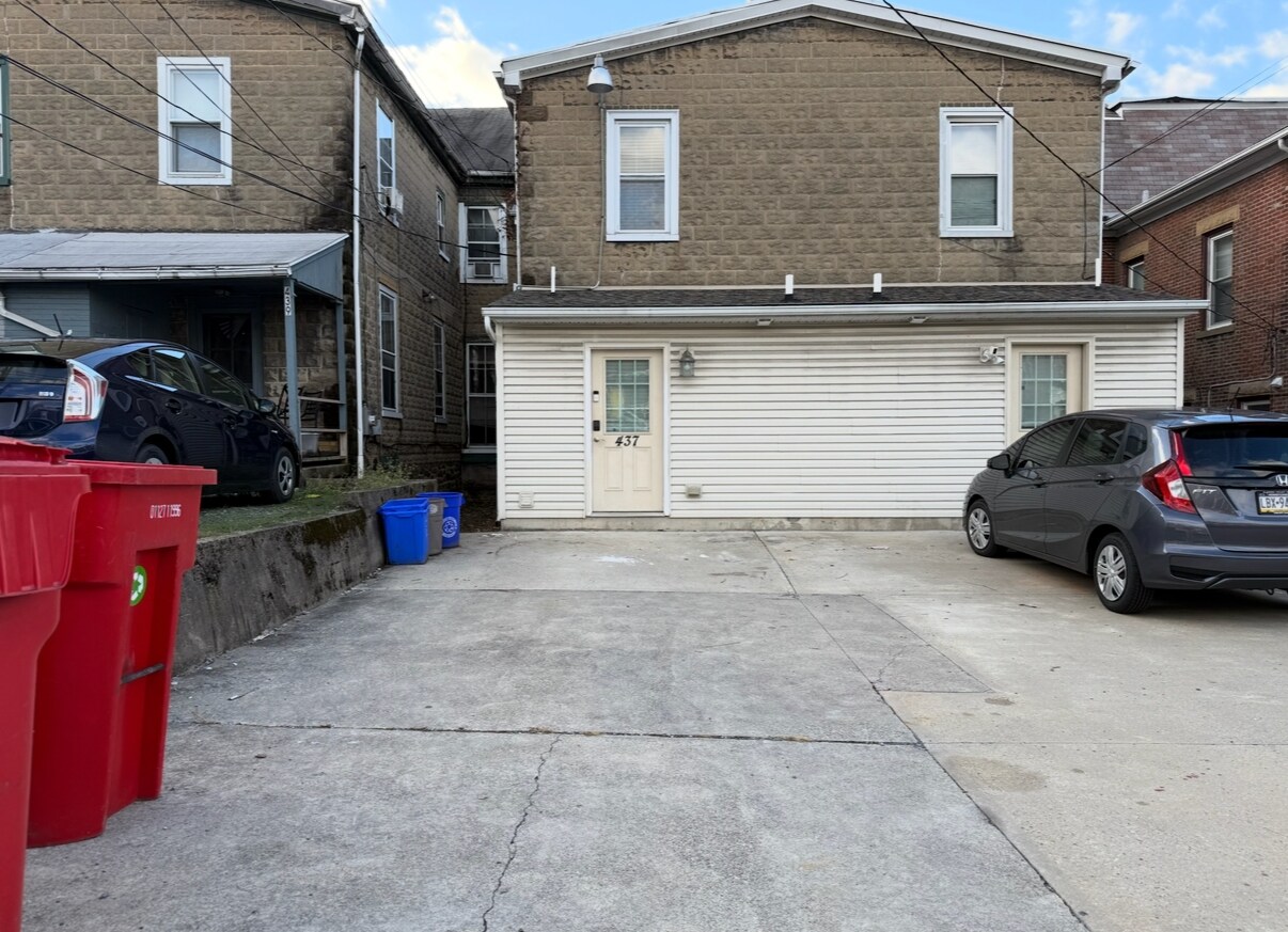 Building Photo - 435 Montclair Ave