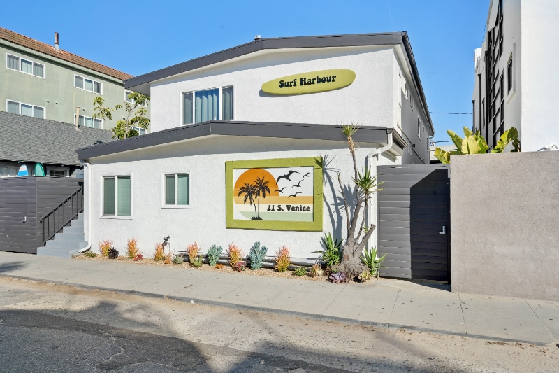 Primary Photo - 21 S Venice Blvd