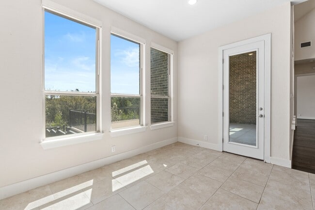 Building Photo - 4008 Canaleta