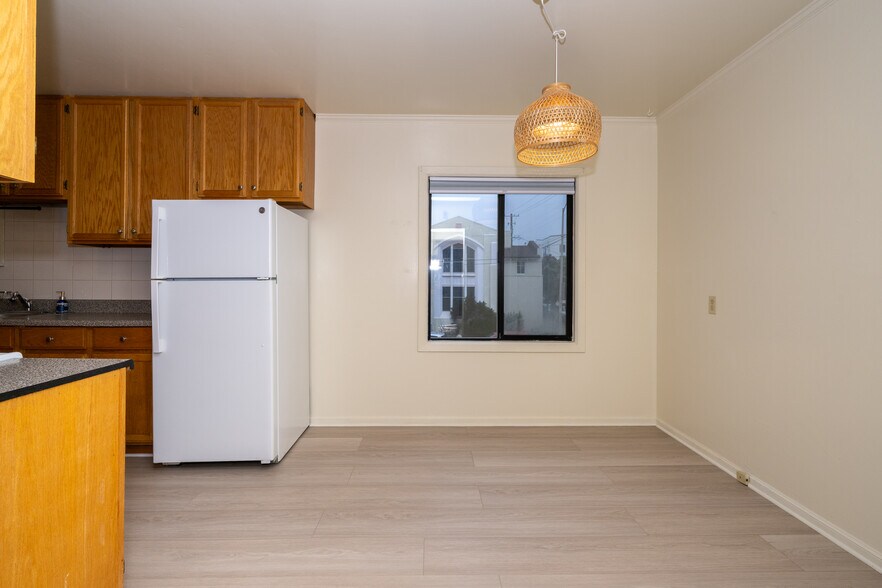 Building Photo - 1401 43rd Ave