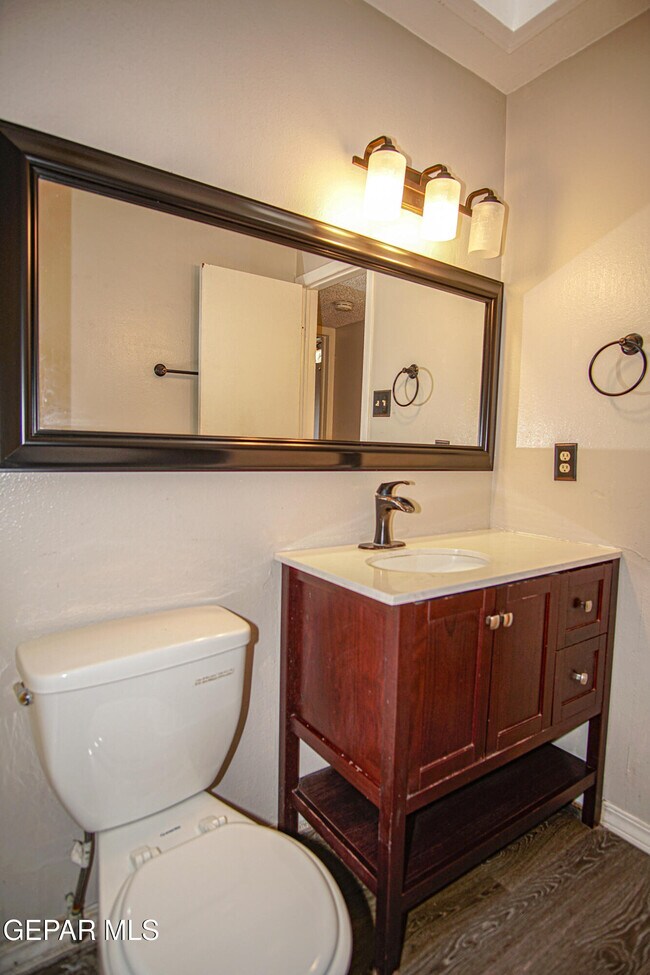Building Photo - 8548 Arboleda Dr