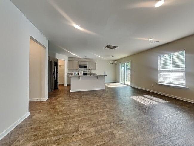 Building Photo - 416 Red Poll Wy