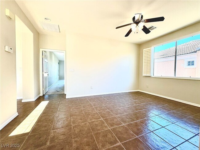 Building Photo - 10276 Romantico Dr