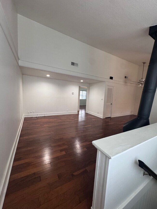 Building Photo - Agoura Hills Townhome | Upgraded + Private 2-Car Garage