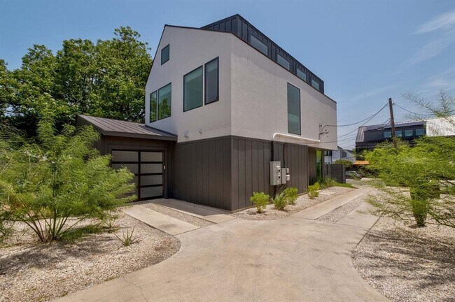 Building Photo - 1706 Goodrich Ave