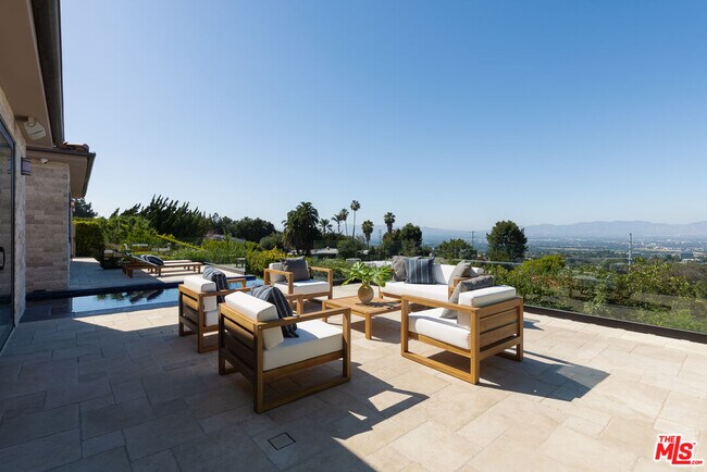 Building Photo - 3116 Elvido Dr