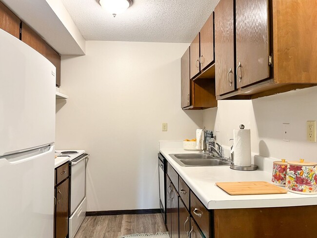 Interior Photo - Lakewood Isles