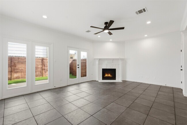 Building Photo - 1528 Birdsall St