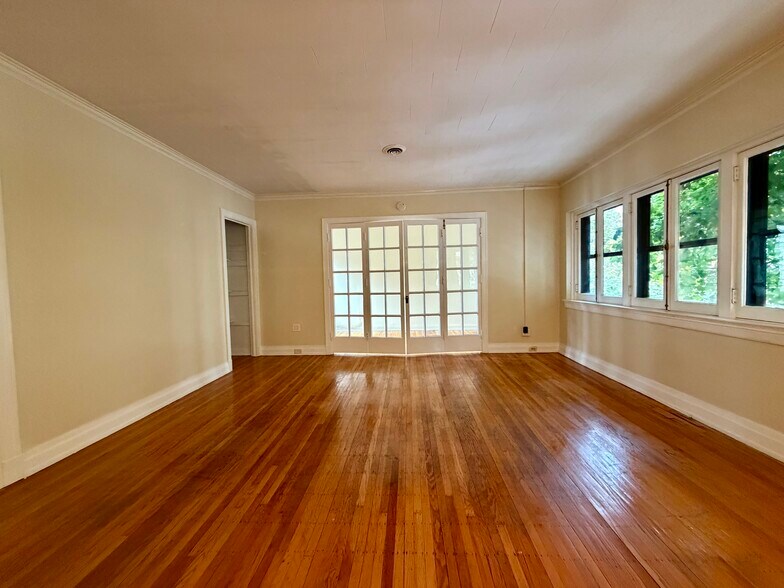 Primary Photo - 125 Elmwood Ave