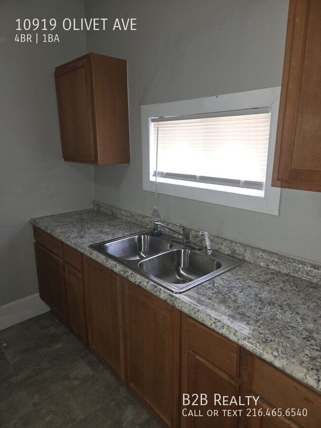 Building Photo - 10919 Olivet Ave