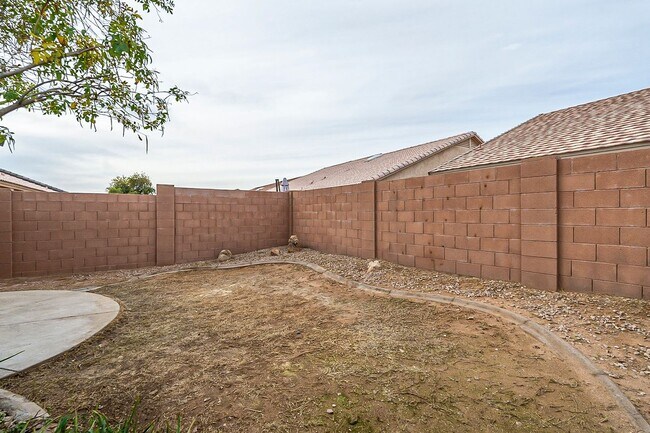 Building Photo - Great home in gated community!