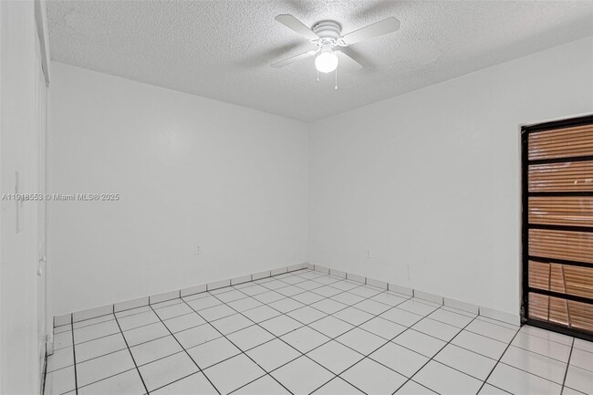 Building Photo - 7003 Crown Gate Ct