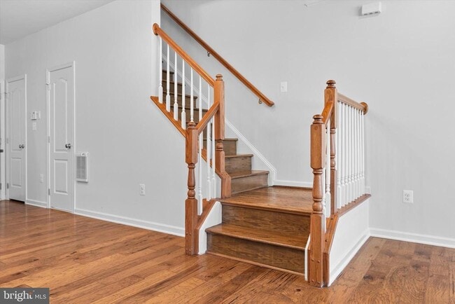 Building Photo - 43101 Thoroughfare Gap Terrace