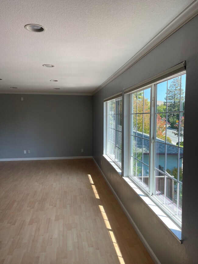 Building Photo - 3217 Veracruz Dr