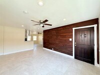 Building Photo - 207 Tidwell Rd