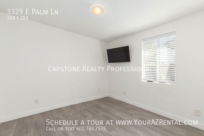 Building Photo - 3329 E Palm Ln