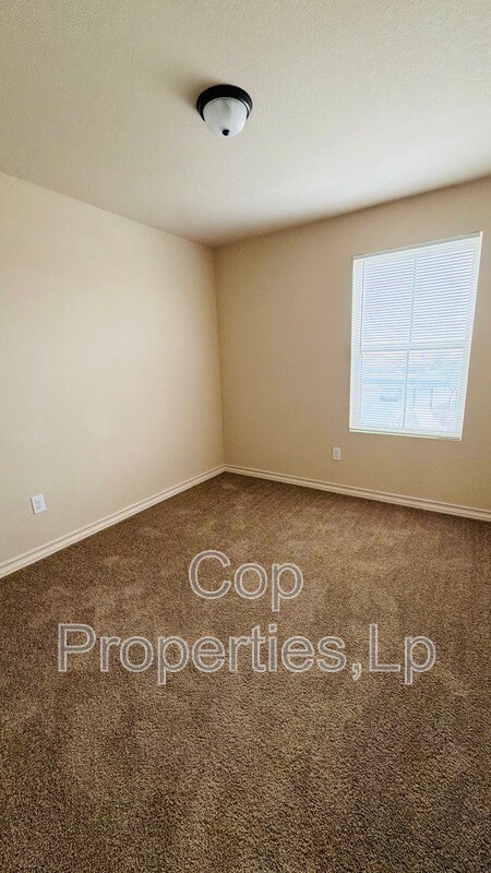 Building Photo - 7102 Micayla Cv