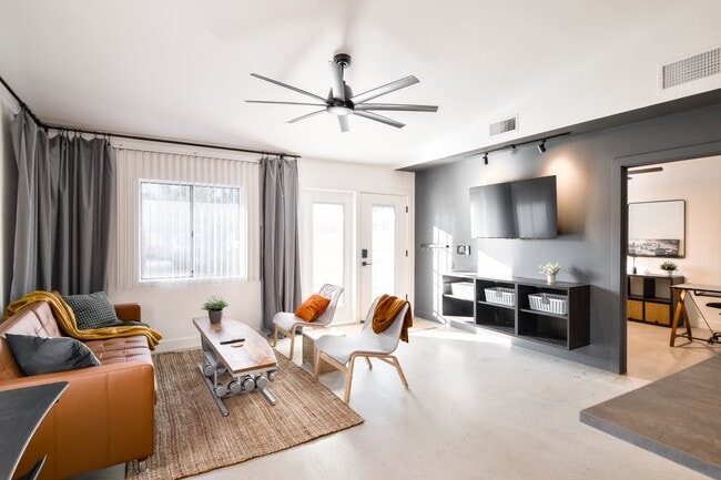 Building Photo - Wilson Place 102