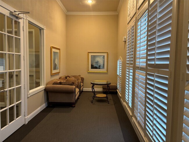 Building Photo - 7575 Kirby Dr