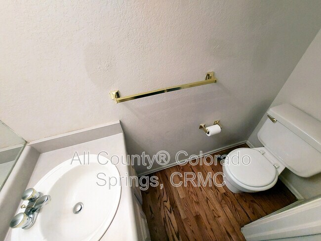 Building Photo - 6568 Foxdale Cir