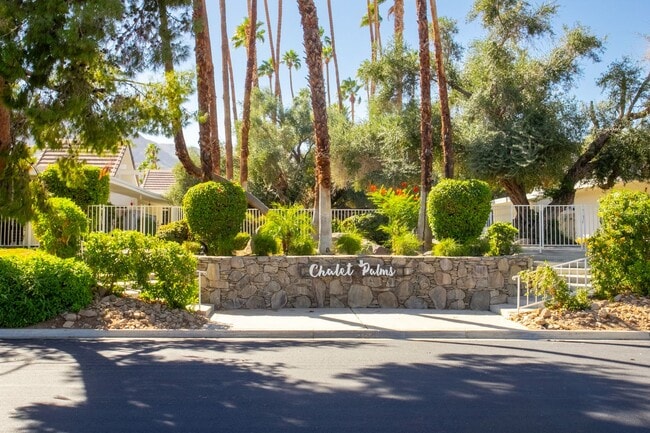 Building Photo - Mid-Century in Rancho Mirage!