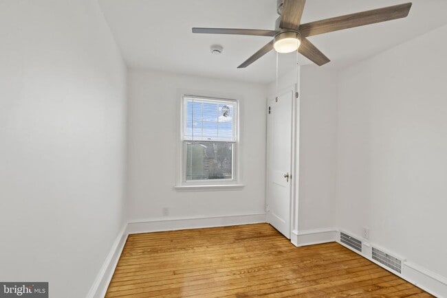 Building Photo - 5 Dowling Ave