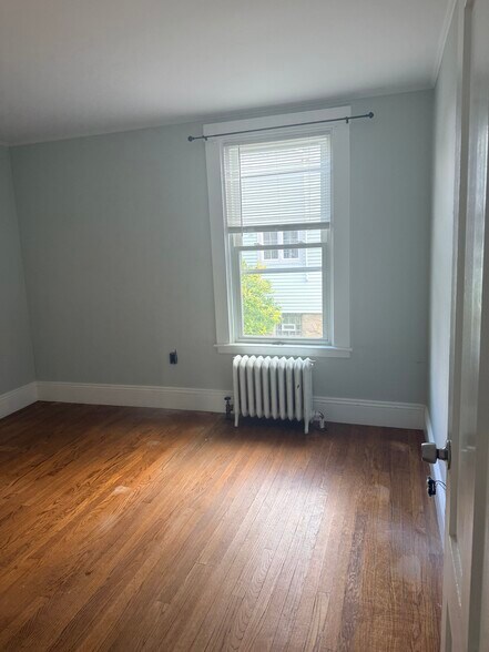 Building Photo - 112 Bonney St