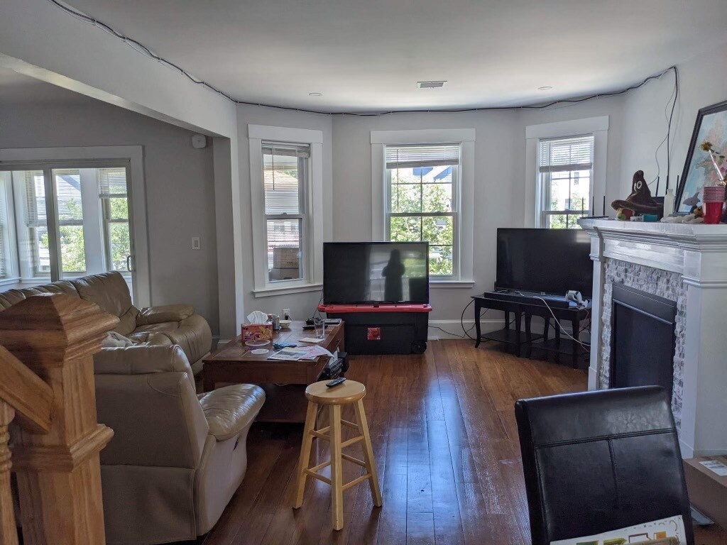 Building Photo - 318 Concord Ave