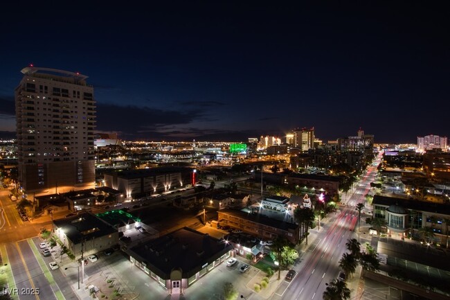 Building Photo - 900 S Las Vegas Blvd