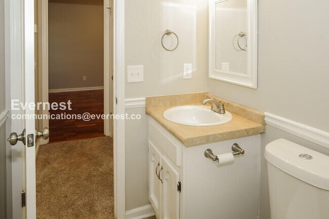 Building Photo - 100 Shackleford Rd