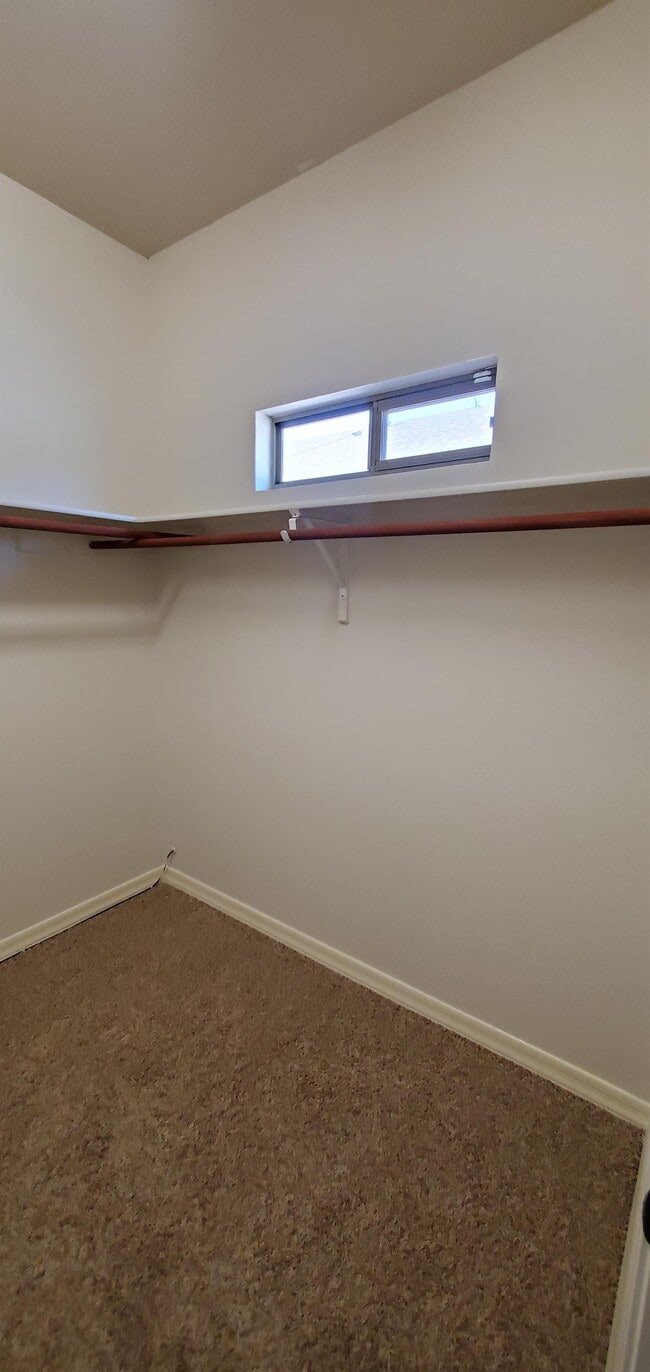 Building Photo - 14345 Apache Point Dr